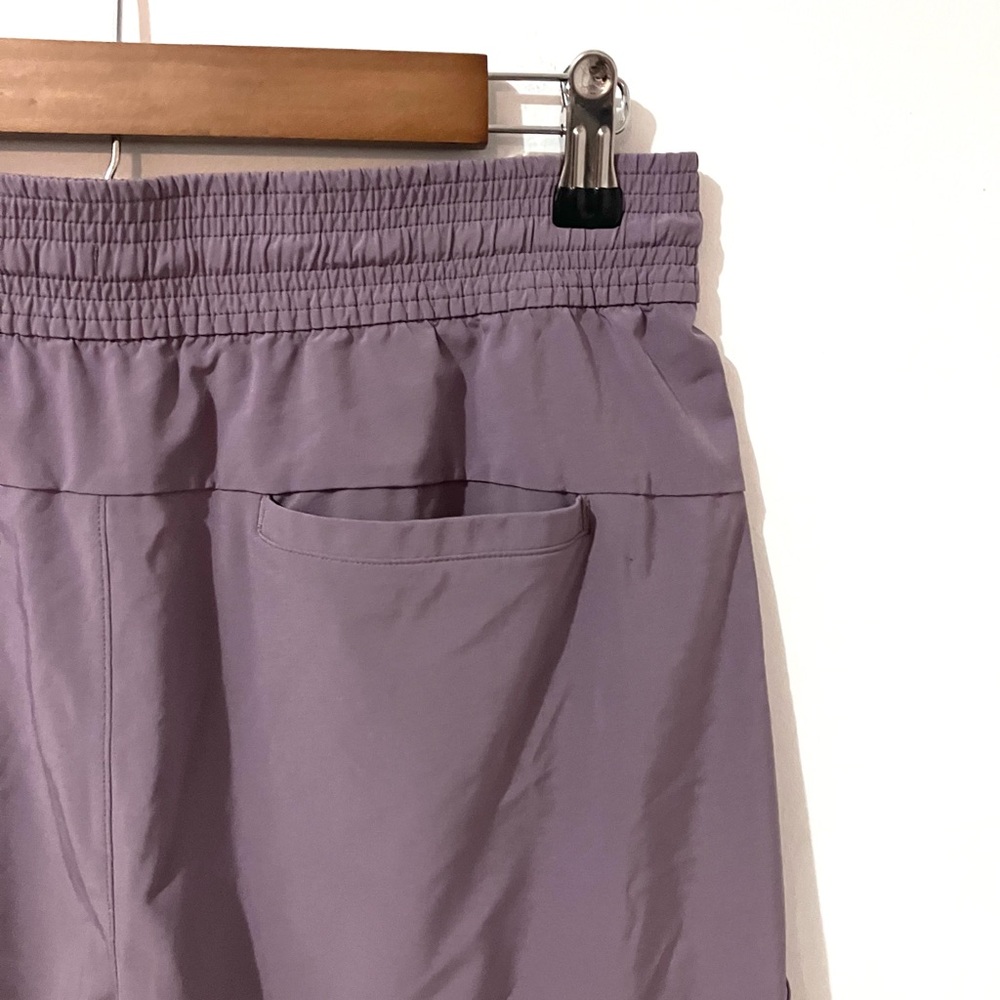 Lululemon “Spring Break Away” Cuffed Drawstring Athletic Shorts Pockets - Picture 5 of 9